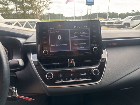 Used 2022 Toyota Corolla LE image 27