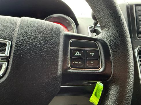 Used 2018 Dodge Grand Caravan SE w/ UConnect Hands-Free Group image 30