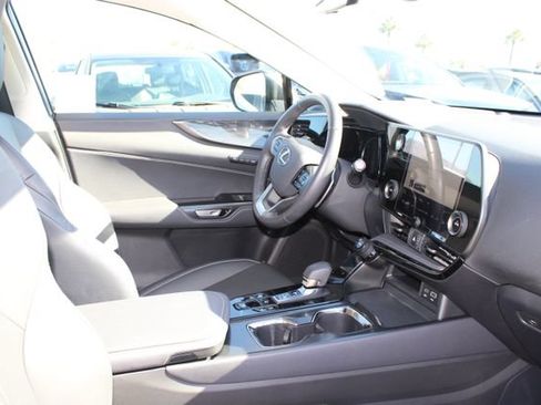 Certified 2025 Lexus NX 250 AWD w/ Accessory Package (2T) image 5