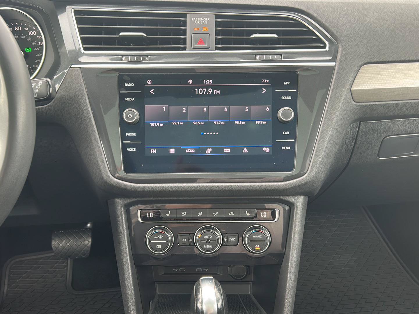 Used 2021 Volkswagen Tiguan SE w/ Panoramic Sunroof Package FWD image 14
