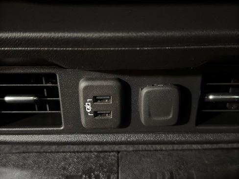 Used 2021 GMC Sierra 1500 SLE w/ X31 Off-Road Package image 14