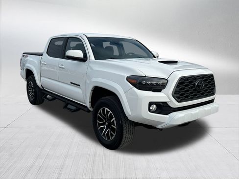 Used 2022 Toyota Tacoma TRD Sport image 3