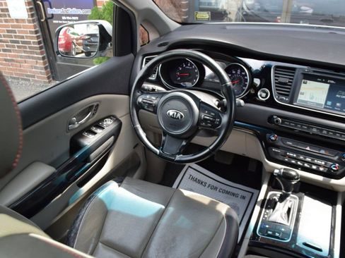 Used 2015 Kia Sedona SX FWD image 10