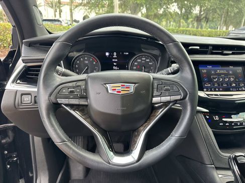 Certified 2024 Cadillac XT6 Premium Luxury w/ Technology Package FWD image 15