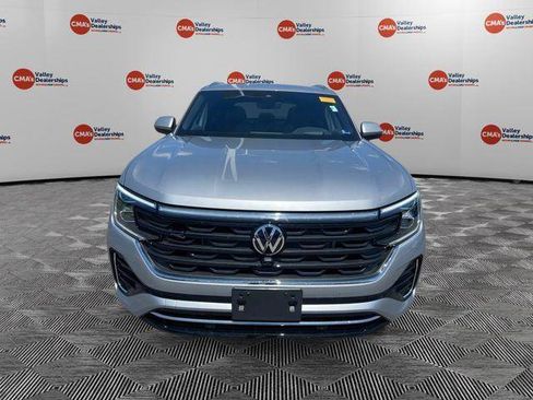 Used 2026 Volkswagen Atlas Cross Sport SEL Premium R-Line AWD/4WD image 8