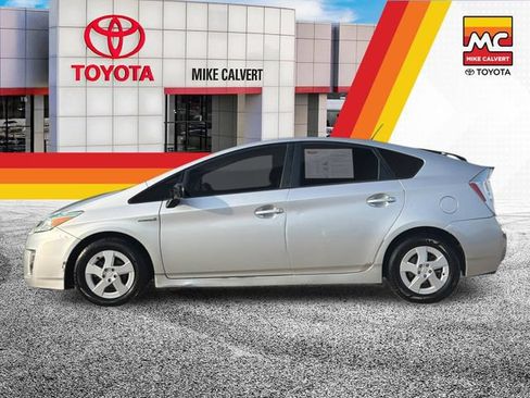 Used 2010 Toyota Prius Five FWD image 2
