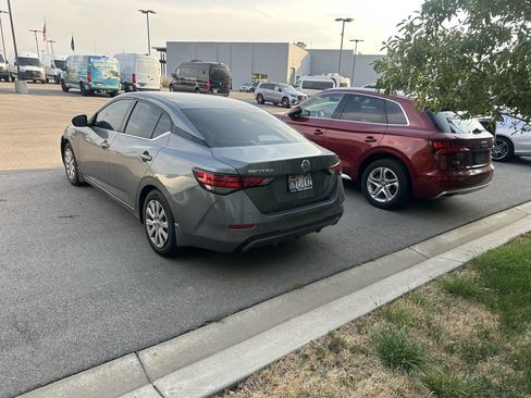 Used 2022 Nissan Sentra S FWD image 2