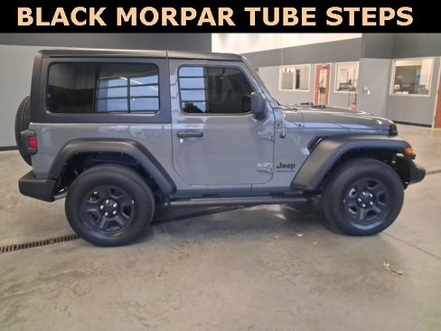 Used 2022 Jeep Wrangler Sport image 9