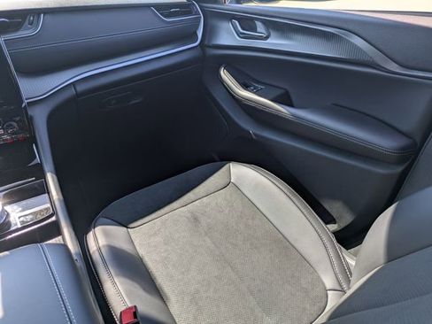 New 2025 Jeep Grand Cherokee L Altitude image 20