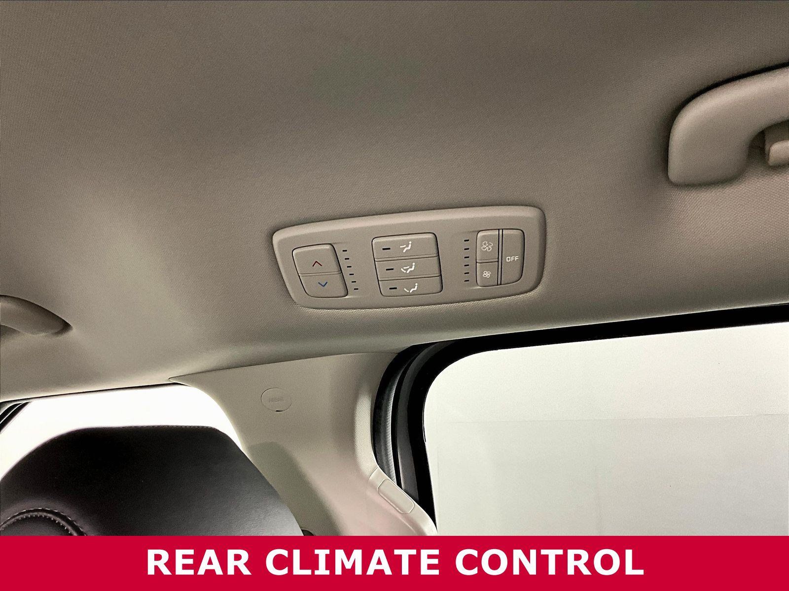 Used 2023 Kia Carnival LX FWD image 10