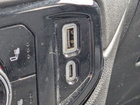 Used 2025 Chevrolet Silverado 1500 LT image 24