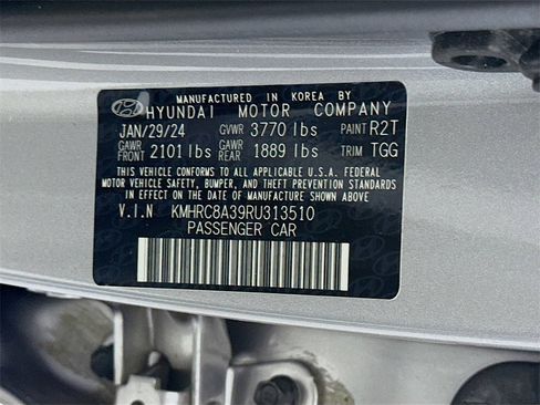 Certified 2024 Hyundai Venue SEL image 34