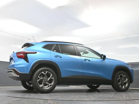New 2026 Chevrolet Trax LT w/ Sunroof Package FWD image 43