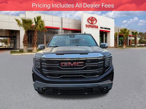 Used 2023 GMC Sierra 1500 SLT w/ SLT Premium Package AWD/4WD image 9