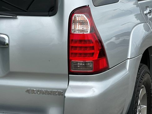 Used 2006 Toyota 4Runner SR5 AWD/4WD image 22