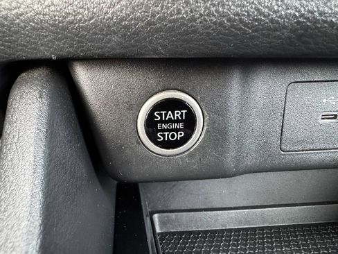 Used 2023 Nissan Rogue SV image 33