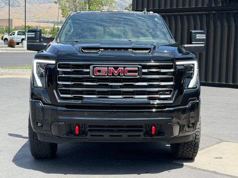 Used 2025 GMC Sierra 3500 AT4 w/ AT4 Premium Plus Package AWD/4WD image 2