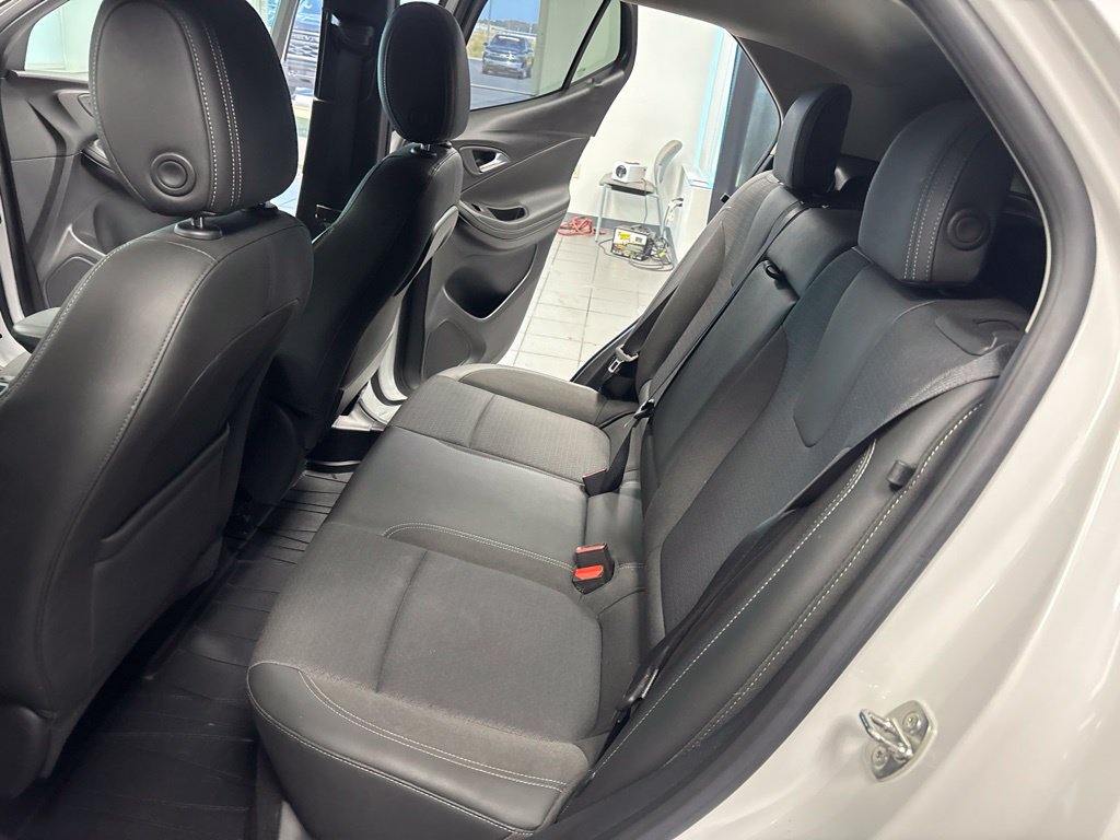 Used 2023 Buick Encore GX Select w/ Sport Touring Package FWD image 28