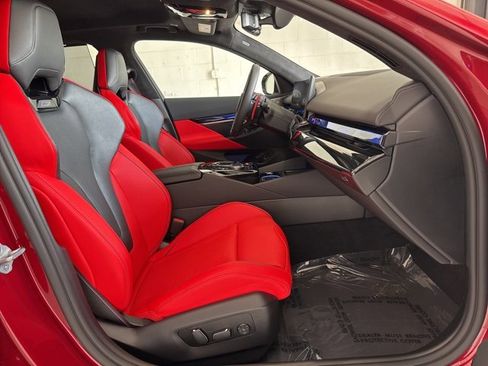 Used 2025 BMW M5 w/ Carbon Package image 58