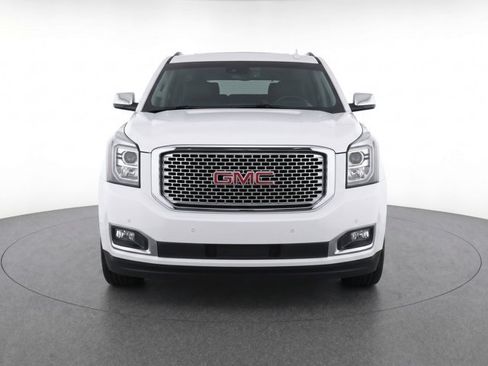 Used 2018 GMC Yukon XL SLT w/ Open Road Package RWD image 2
