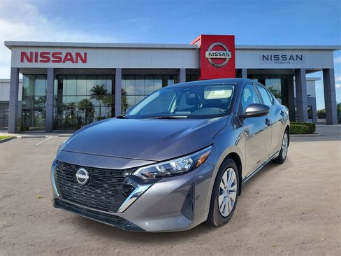 Used 2025 Nissan Sentra S image 9