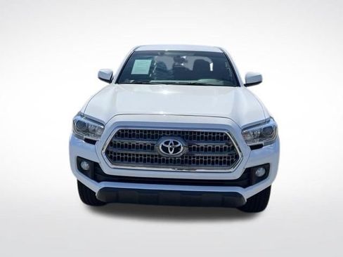 Used 2016 Toyota Tacoma TRD Off-Road w/ Towing Package AWD/4WD image 2