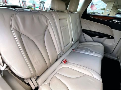 Used 2018 Lincoln MKC Select w/ Select Plus Package image 19