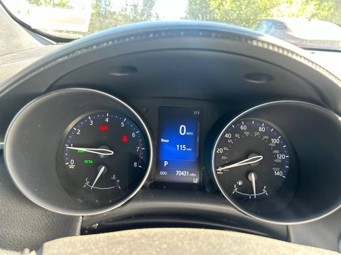 Used 2018 Toyota C-HR XLE FWD image 21