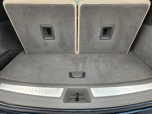 Used 2025 Cadillac XT6 Premium Luxury w/ LPO, Floor Liner Package FWD image 33