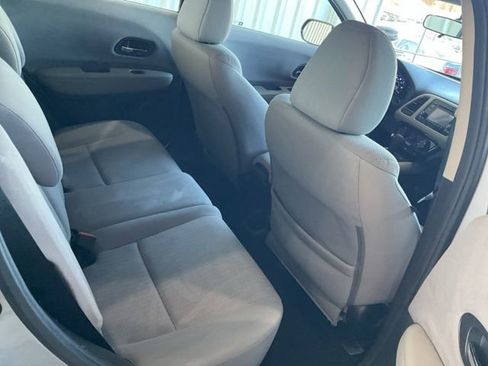 Used 2017 Honda HR-V LX image 18