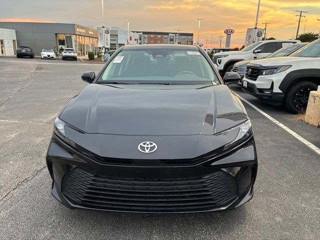 Used 2025 Toyota Camry LE FWD image 13