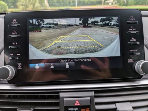 Used 2022 Honda Accord Sport image 19