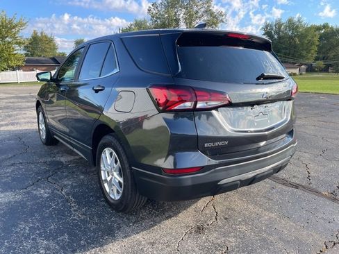 Used 2022 Chevrolet Equinox LT image 2