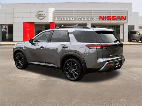 New 2026 Nissan Pathfinder SL w/ SL Premium Package FWD image 5