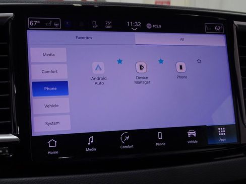 Used 2024 Chrysler Pacifica Touring-L image 35