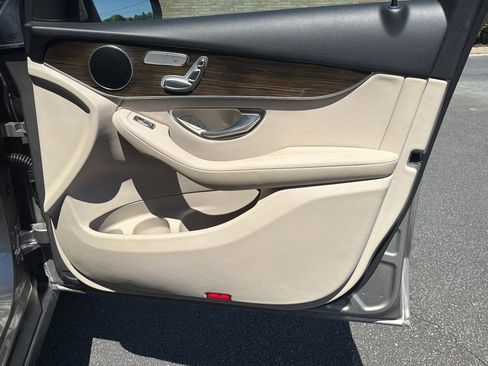 Used 2021 Mercedes-Benz GLC 300 image 14