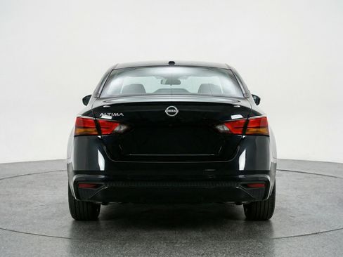 Used 2025 Nissan Altima 2.5 SV image 7