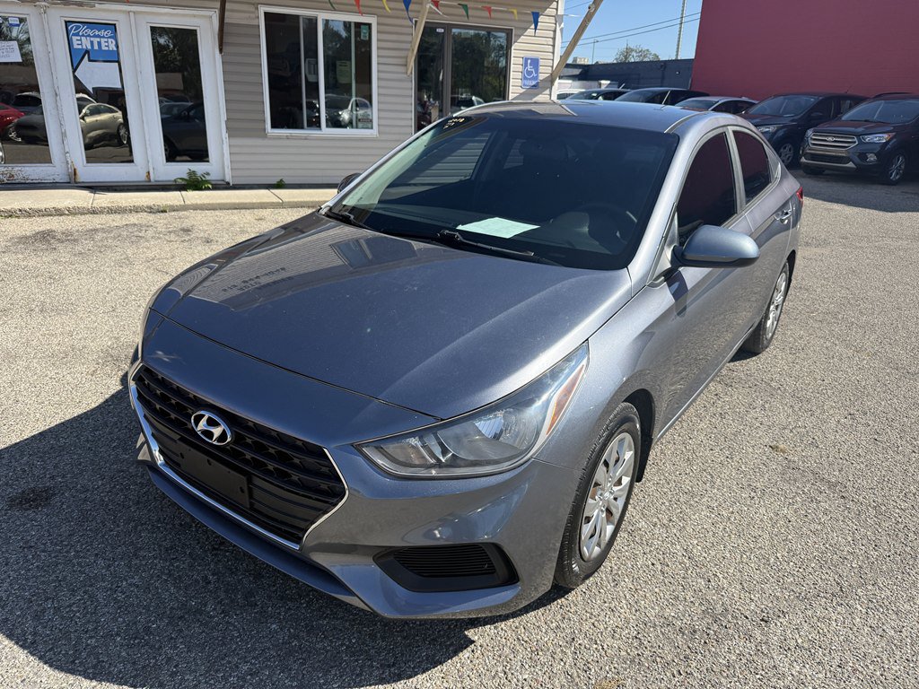Used 2018 Hyundai Accent SE FWD image 2