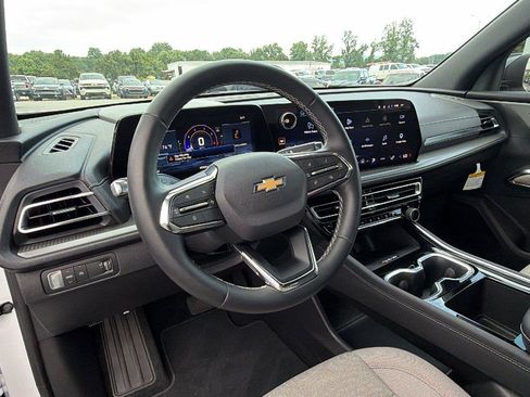 New 2026 Chevrolet Traverse LT FWD image 3