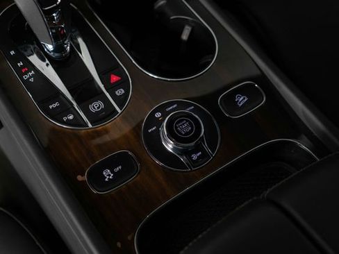 Used 2018 Bentley Bentayga AWD/4WD image 28