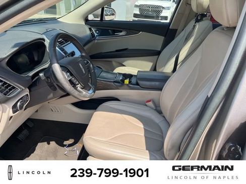 Used 2020 Lincoln Nautilus Reserve w/ Equipment Group 201A image 12