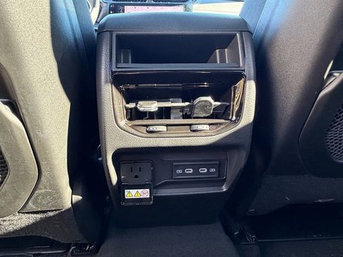 New 2026 Jeep Grand Cherokee Altitude AWD/4WD image 24