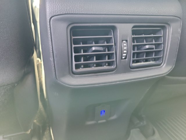 Used 2025 Toyota RAV4 LE AWD/4WD image 13