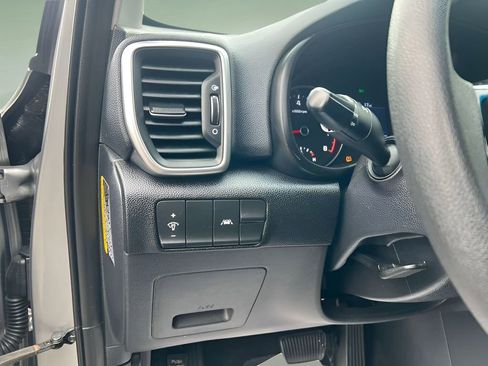 Used 2021 Kia Sportage LX image 11
