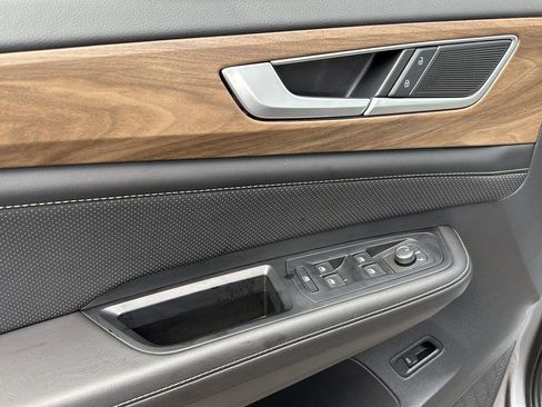 Used 2025 Volkswagen Atlas SE image 12