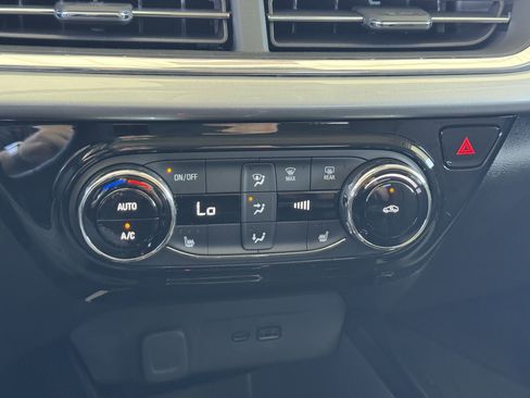 New 2025 Chevrolet Trax LT w/ LT Convenience Package image 20