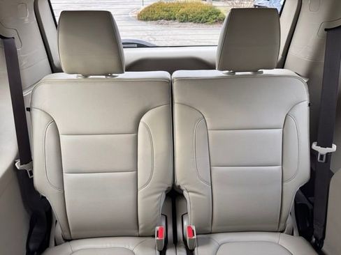 Used 2018 GMC Acadia Denali image 28