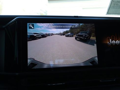 Used 2020 Jeep Gladiator Sport image 17