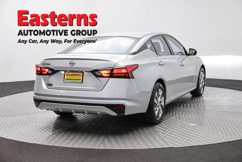 Used 2024 Nissan Altima 2.5 S FWD image 6