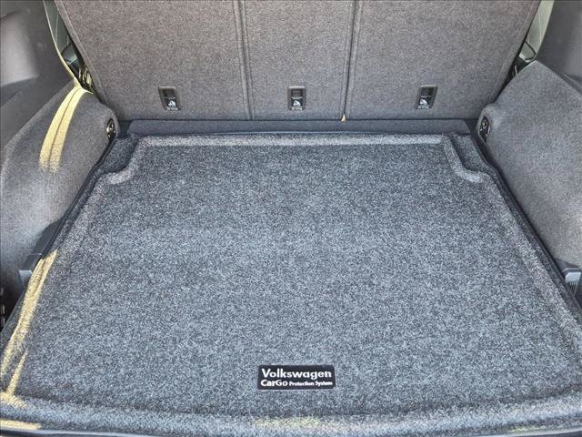 Used 2024 Volkswagen Tiguan SE R-Line AWD/4WD image 6